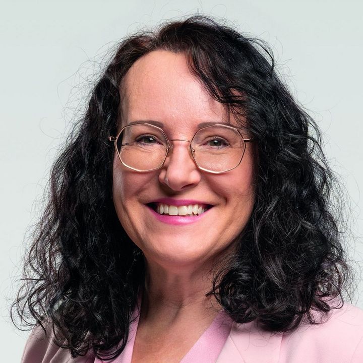 Carola Weiss